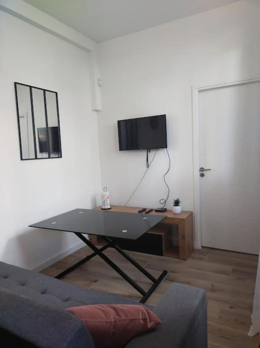 2 Piece Avec Terrasse Ensoleille Leilighet Suresnes Eksteriør bilde