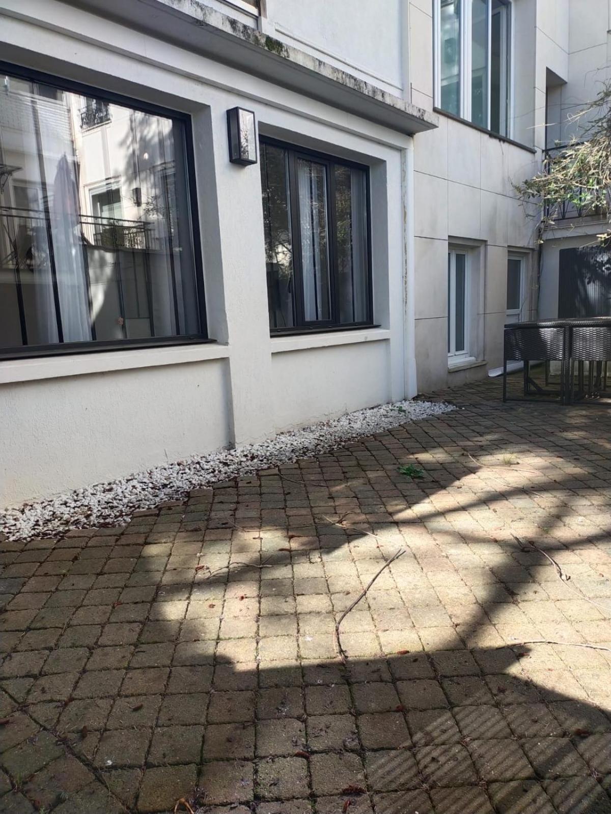 2 Piece Avec Terrasse Ensoleille Leilighet Suresnes Eksteriør bilde